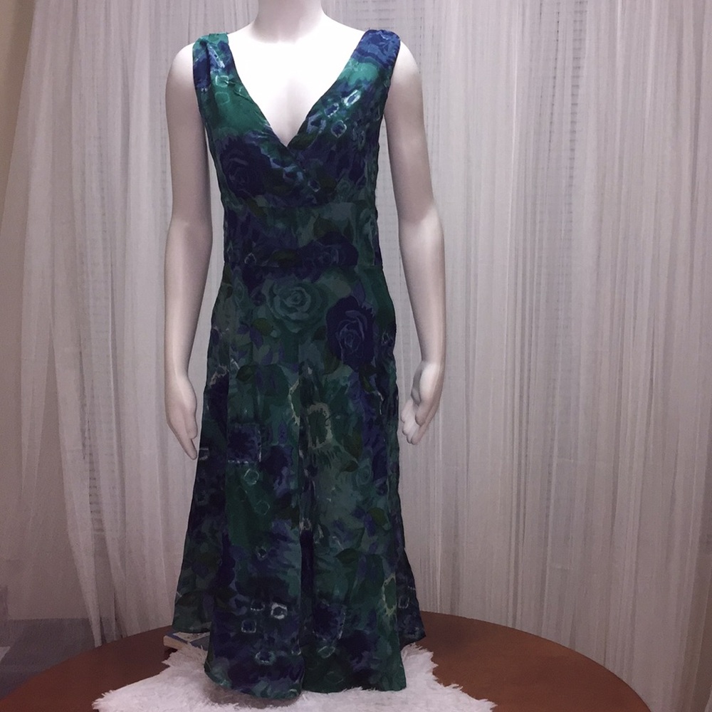 NWT Claire Floral Dress SizeM